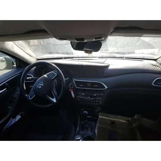INFINITI Q30 '2018 1.5D NEGRO