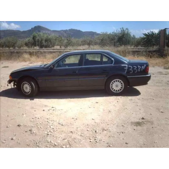 BMW SERIE 7 (E38) '1994 3.5 V8 32V CAT AZUL