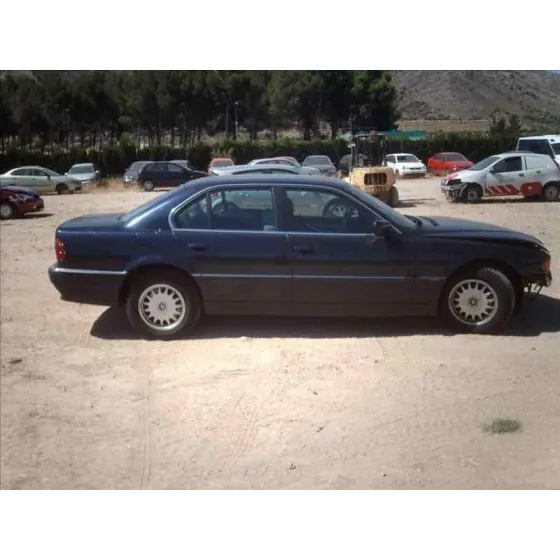BMW SERIE 7 (E38) '1994 3.5 V8 32V CAT AZUL