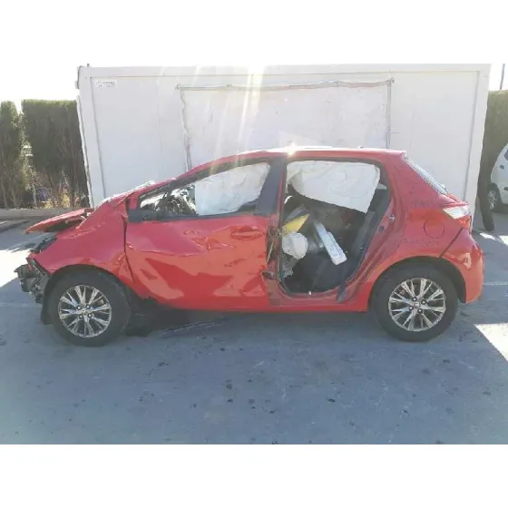 TOYOTA YARIS '2017 ACTIVE ROJO