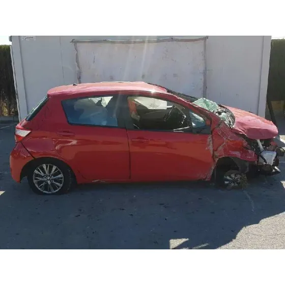 TOYOTA YARIS '2017 ACTIVE ROJO