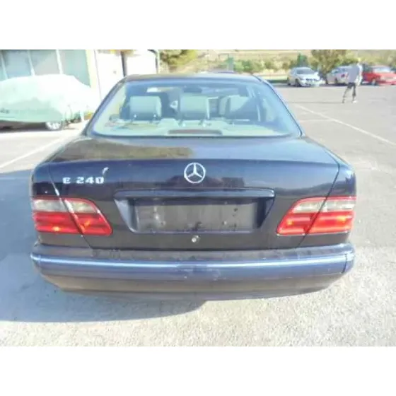 MERCEDES CLASE E (W210) BERLINA '2002 240 (210.062) AZUL