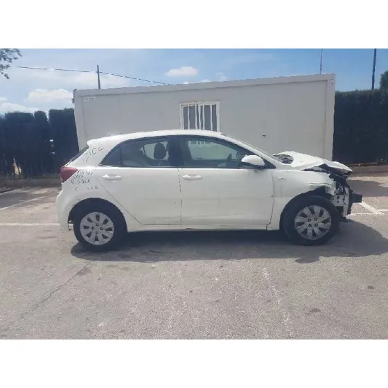 KIA RIO (YB) '2017 ATTRACT BLANCO