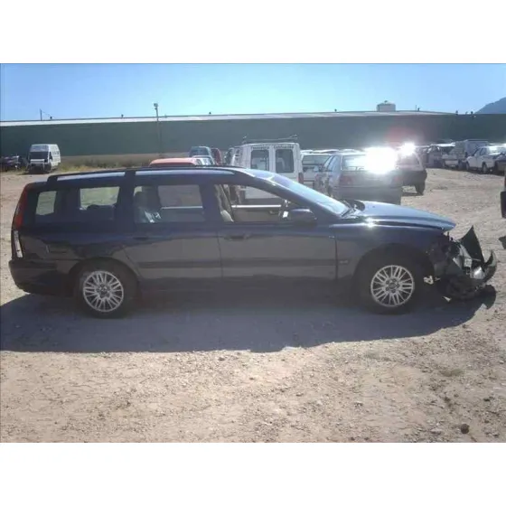 VOLVO V70 FAMILIAR '2001 2.4 D AZUL
