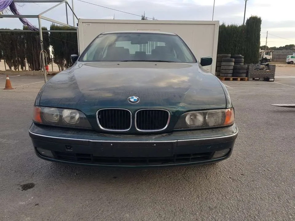 BMW SERIE 5 BERLINA (E39) '1999 530D VERDE