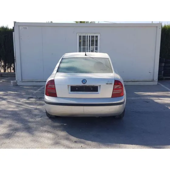 SKODA SUPERB (3U4) '2004 CLASSIC GRIS