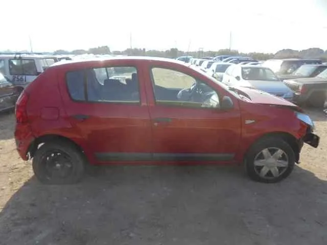 DACIA SANDERO '2011 BASICO ROJO