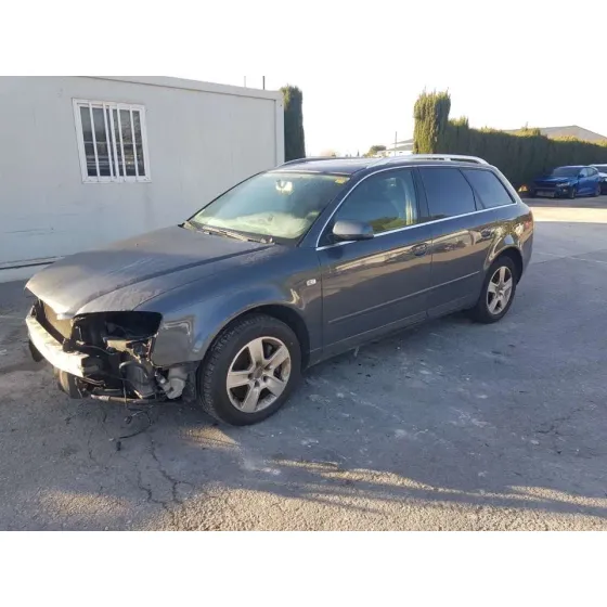 AUDI A4 AVANT (8E) '2005 2.5 TDI GRIS OSCURO