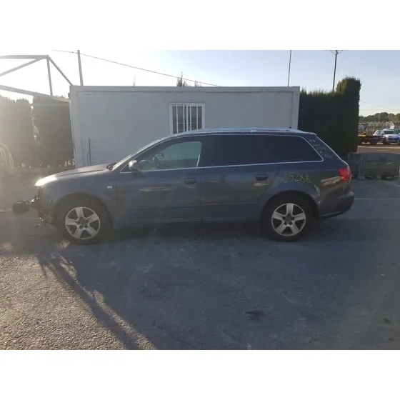 AUDI A4 AVANT (8E) '2005 2.5 TDI GRIS OSCURO