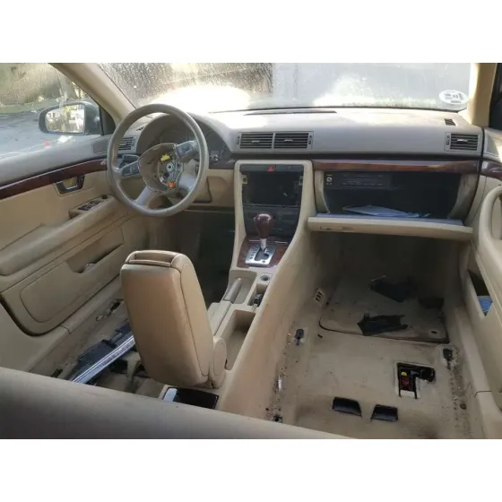 AUDI A4 AVANT (8E) '2005 2.5 TDI GRIS OSCURO