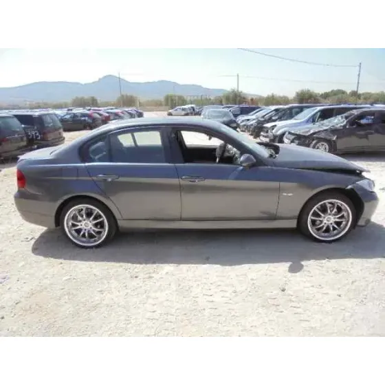BMW SERIE 3 BERLINA (E90) '2006 2.0 16V DIESEL GRIS OSCURO