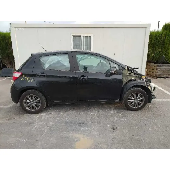 TOYOTA YARIS '2020 ACTIVE NEGRO