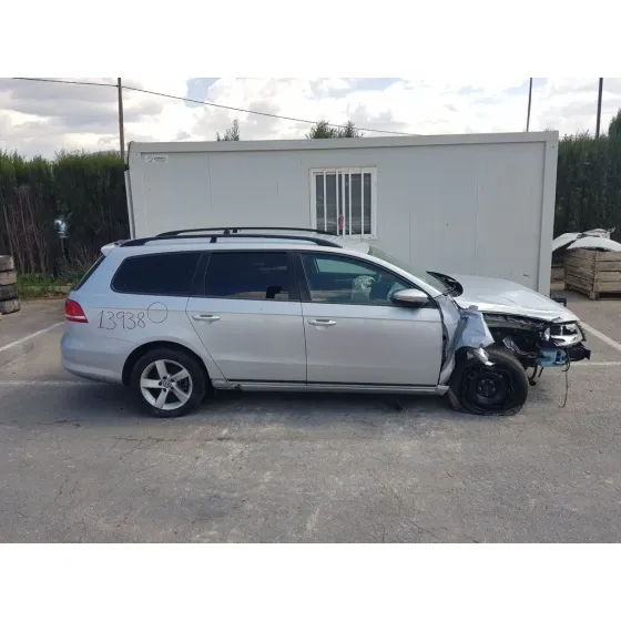 VOLKSWAGEN PASSAT VARIANT (365) '2013 HIGHLINE BLUEMOTION P. ABAJO B DER 15 0