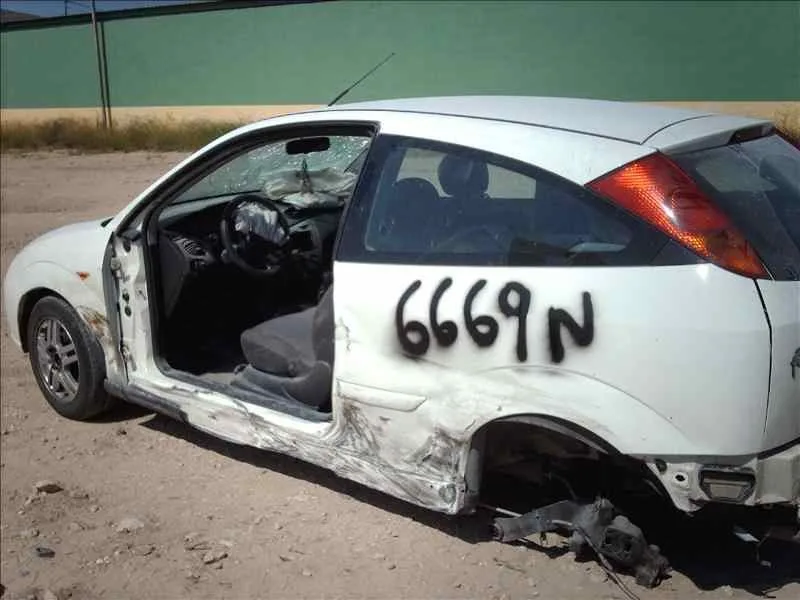 FORD FOCUS BERLINA (CAK) FORD FOCUS BERLINA (CAK) '1998 1.8 TDDI TURBODIESEL CAT BLANCO 1998