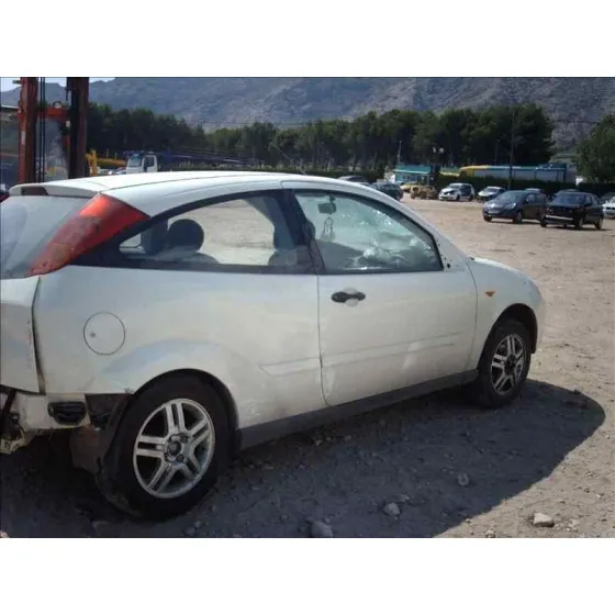 FORD FOCUS BERLINA (CAK) '1998 1.8 TDDI TURBODIESEL CAT BLANCO