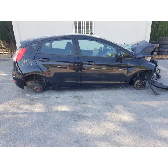 FORD FIESTA (CCN) '2016 AMBIENTE NEGRO