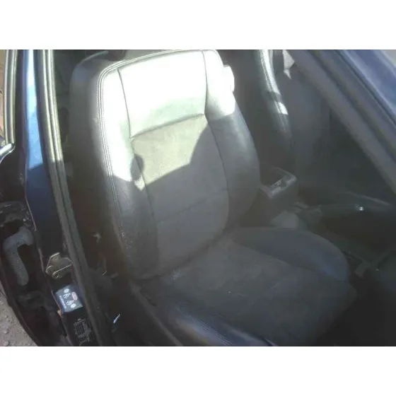 FORD MONDEO BERLINA (GE) '2004 FUTURA (D) AZUL