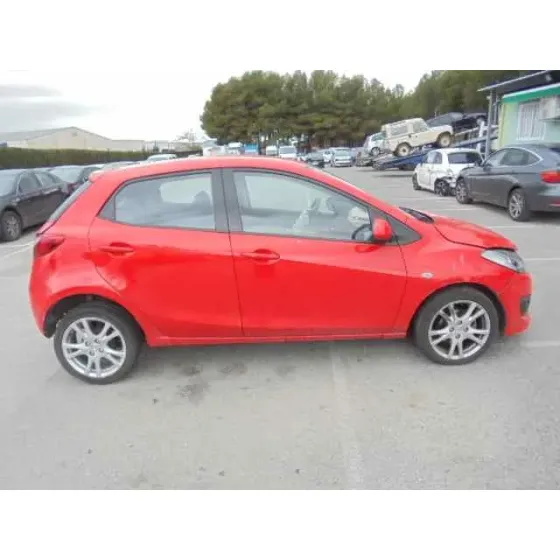 MAZDA 2 LIM. (DE) '2009 1.6 CRTD ACTIVE + (5-PTAS.) (66KW) ROJO