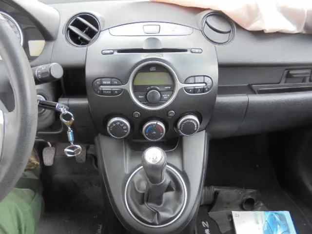 MAZDA 2 LIM. (DE) '2009 1.6 CRTD ACTIVE + (5-PTAS.) (66KW) ROJO