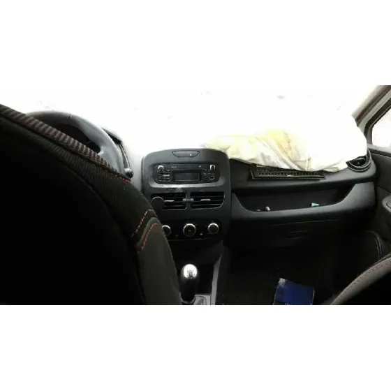 RENAULT CLIO IV '2015 TECHNOFEEL BLANCO