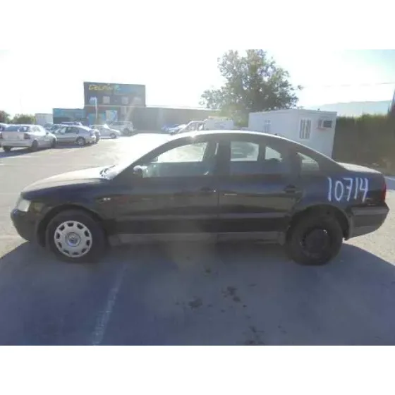 VOLKSWAGEN PASSAT BERLINA (3B2) '1998 BASICO NEGRO