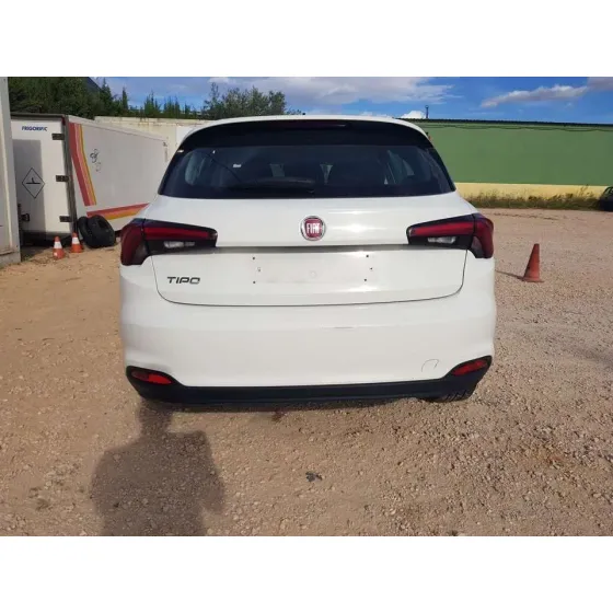 FIAT TIPO II (357) BERLINA '2022 CROSS BLANCO