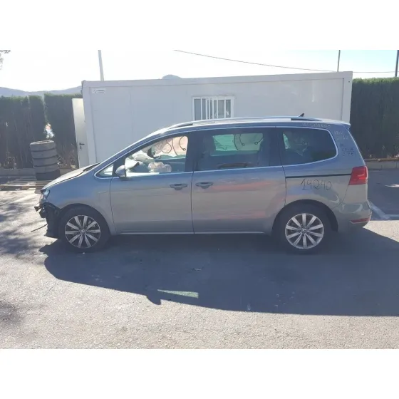 VOLKSWAGEN SHARAN (7N1) '2012 ADVANCE BLUEMOTION GRIS