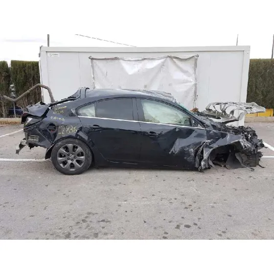 OPEL INSIGNIA BERLINA '2015 SELECTIVE NEGRO