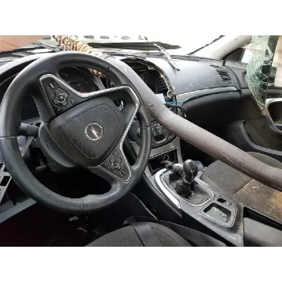 OPEL INSIGNIA BERLINA '2015 SELECTIVE NEGRO