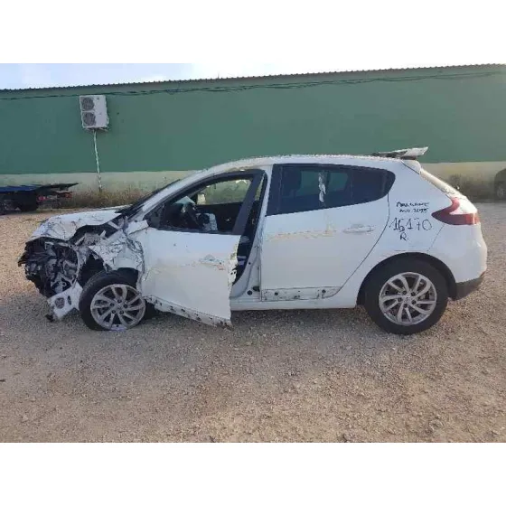 RENAULT MEGANE III BERLINA 5 P '2015 LIMITED BLANCO