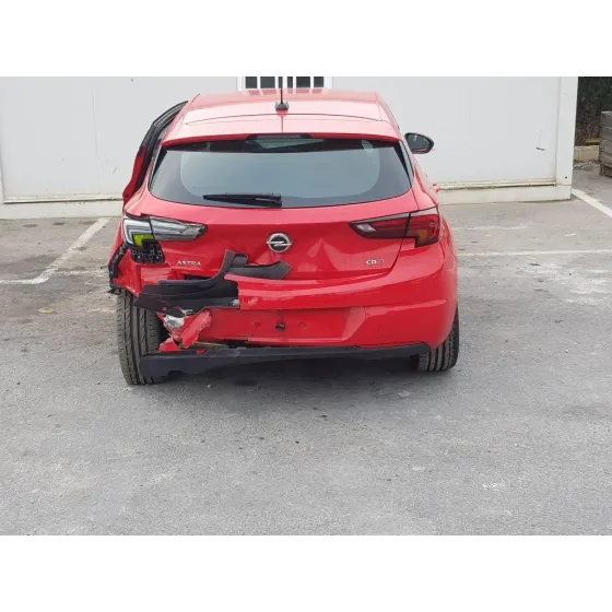 OPEL ASTRA K LIM. 5TÜRIG '2016 BUSINESS ROJO