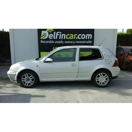 VOLKSWAGEN GOLF IV BERLINA (1J1) '1998 BASICO GRIS PLATA