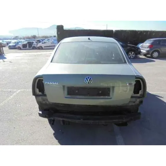 VOLKSWAGEN PASSAT BERLINA (3B3) '2001 COMFORTLINE VERDE