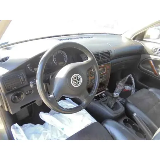 VOLKSWAGEN PASSAT BERLINA (3B3) '2001 COMFORTLINE VERDE
