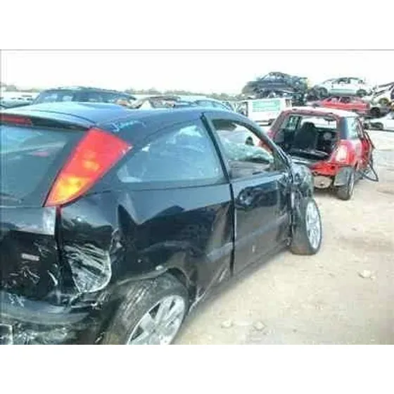 FORD FOCUS BERLINA (CAK) '2001 TREND NEGRO