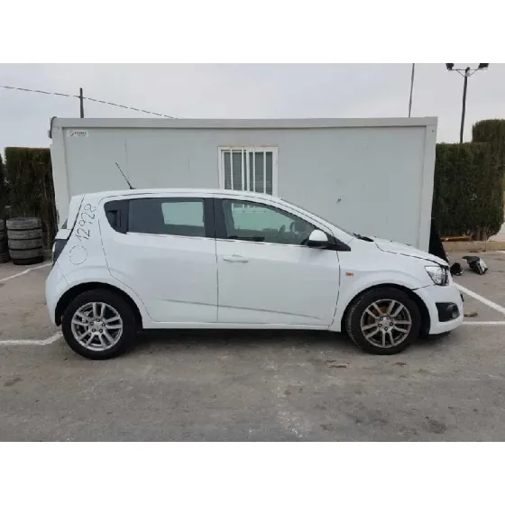 CHEVROLET AVEO '2012 LS BLANCO