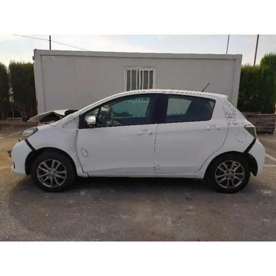 TOYOTA YARIS '2013 ACTIVE BLANCO