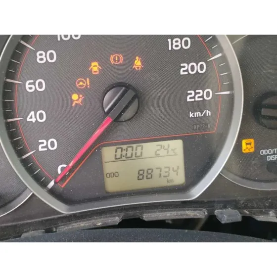 TOYOTA YARIS '2013 ACTIVE BLANCO