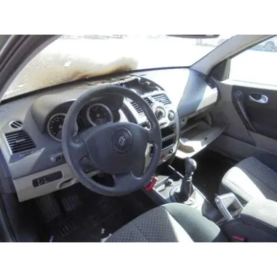RENAULT MEGANE II CLASSIC BERLINA '2003 CONFORT AUTHENTIQUE VERDE
