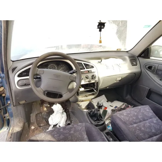 DAEWOO LANOS '2001 SE VERDE