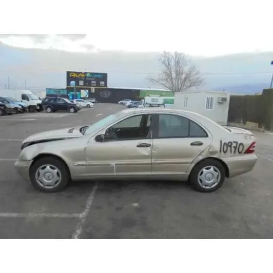 MERCEDES CLASE C (W203) BERLINA '2002 180 (203.035) DORADO