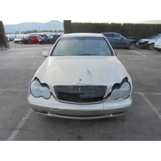 MERCEDES CLASE C (W203) BERLINA '2002 180 (203.035) DORADO