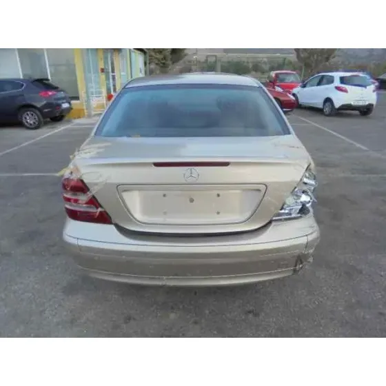 MERCEDES CLASE C (W203) BERLINA '2002 180 (203.035) DORADO