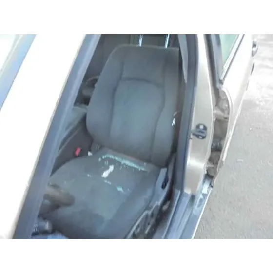 MERCEDES CLASE C (W203) BERLINA '2002 180 (203.035) DORADO