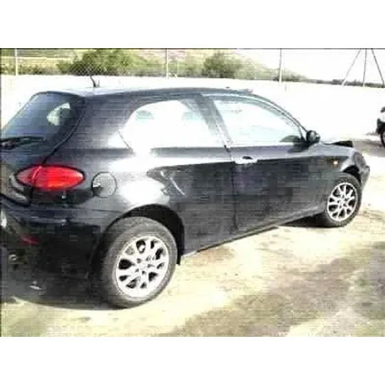 ALFA ROMEO 147 (190) '2000 1.6 T.SPARK ECO DISTINCTIVE NEGRO