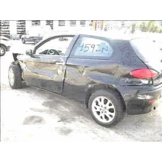 ALFA ROMEO 147 (190) '2000 1.6 T.SPARK ECO DISTINCTIVE NEGRO