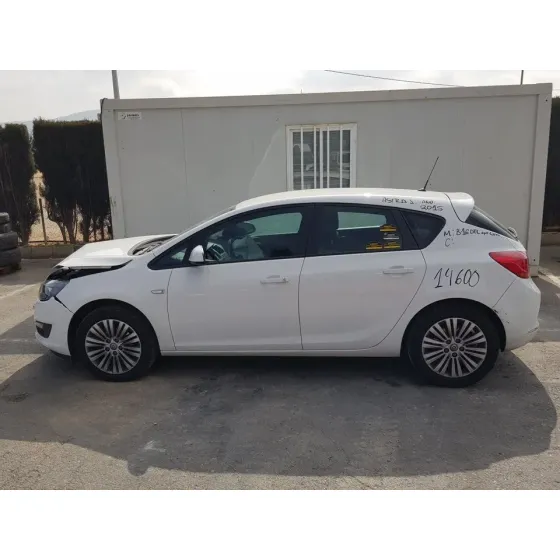 OPEL ASTRA J LIM. '2015 EXCELLENCE BLANCO