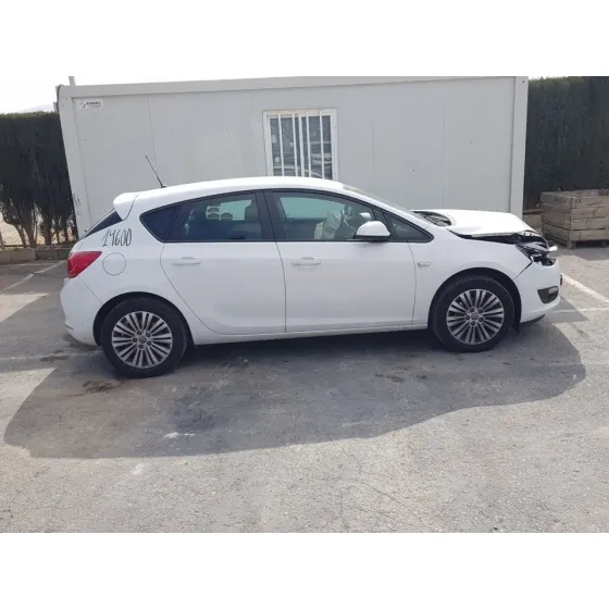 OPEL ASTRA J LIM. '2015 EXCELLENCE BLANCO