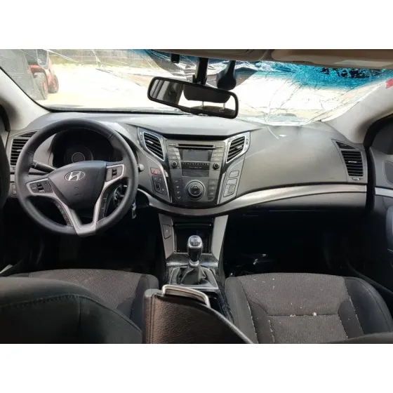 HYUNDAI I40 '2012 ESSENCE GRIS OSCURO