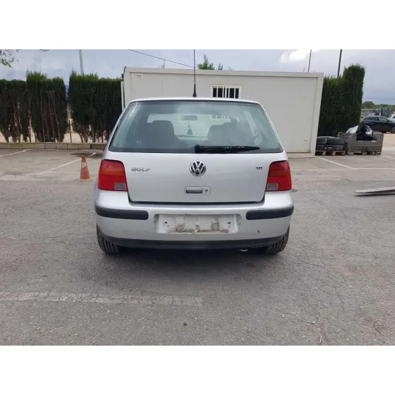 VOLKSWAGEN GOLF IV BERLINA (1J1) '2001 HIGHLINE GRIS